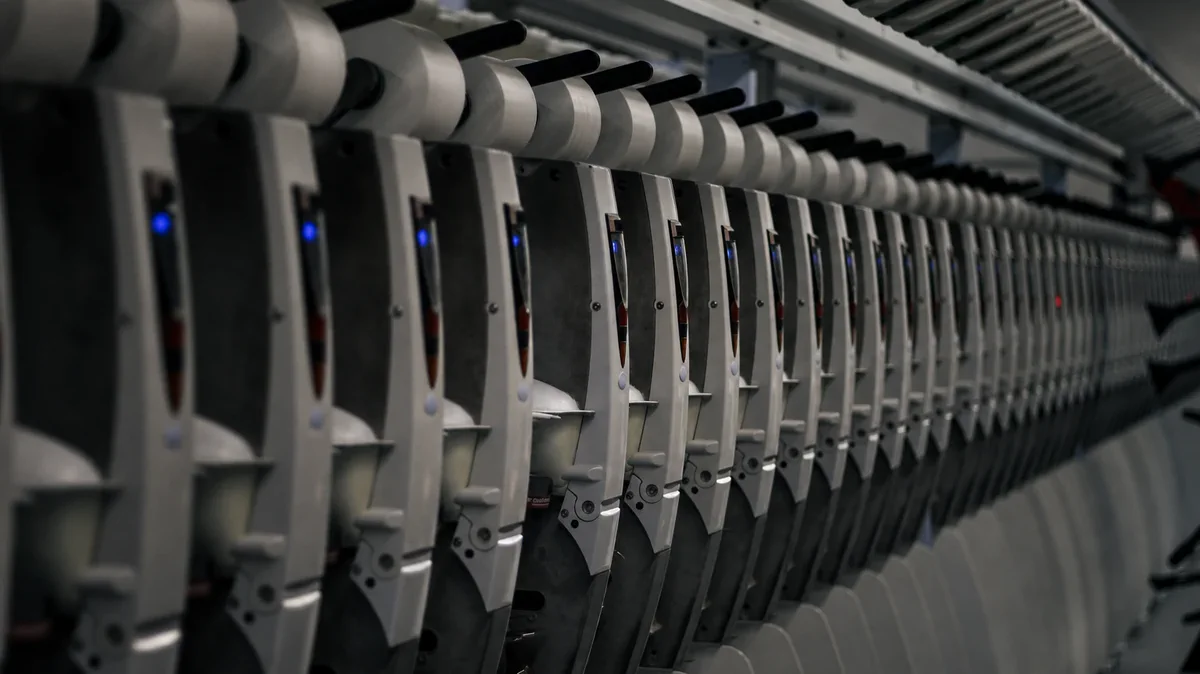 Detalhe dos módulos da bobinadeira utilizada no repasse de fios